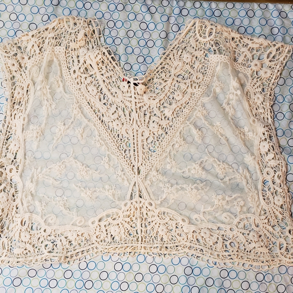 Lace sleeveless top